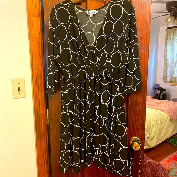 Leota Dresses & Skirts - Leota Night Circles Wrap Dress